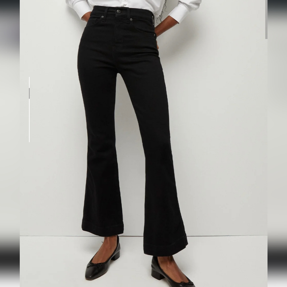 🌸 Veronica Beard Carson Kick-Flare Jeans in Onyx Wash Size 31